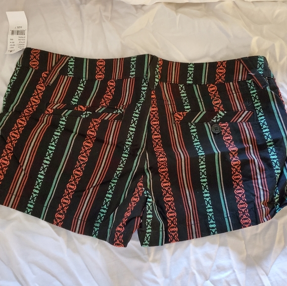 Volcom shorts - Picture 3 of 3